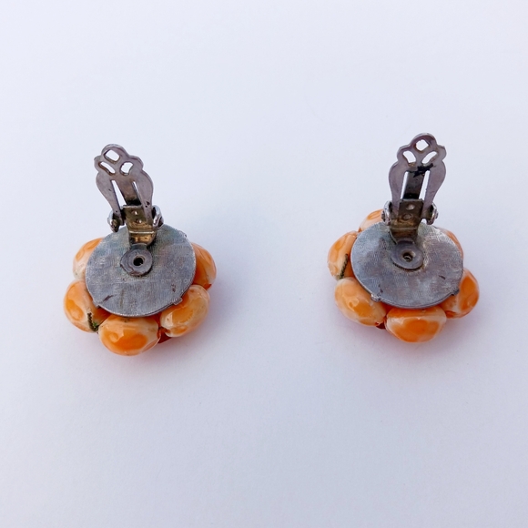 VINTAGE ORANGE SHELL EARRINGS AB cluster clipon MCM tropical Party Cowrie Glam - Picture 4 of 6
